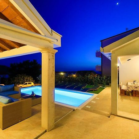 Villa Eni プリモシュテン エクステリア 写真